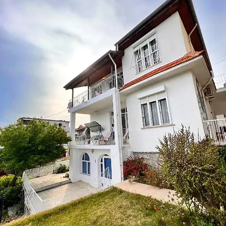 Apartmán Soevalye Adasinda Yali Dairesi *
